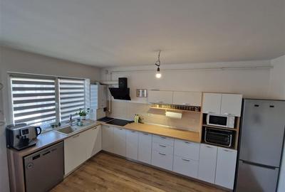 Apartament cu 3 camere decomandat în Rulmentul - 2