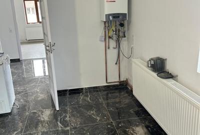 Casa renovata 2 camere de vanzare str. Campului Fagaras jud. Brasov - 9