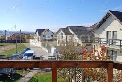 Casă cu 5 camere cu Teren 470 Mp în Blejoi - 4