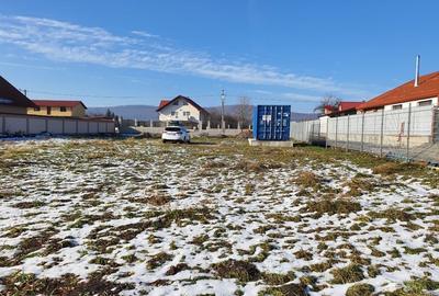 Proprietate 2950mp - Imprejmuit + Container. Podu Oltului, la strada principala - 11