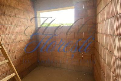 Casă cu 5 camere cu Canalizare în Feleacu - 2