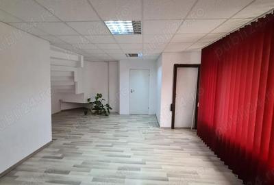 Spațiu comercial, de 70 mp, în Central - 4