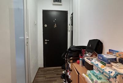 Apartament 3 camere, semidecomandat, etajul 3/4, zona P-ta Doina - 13