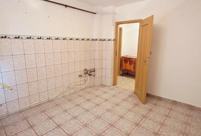 Miorita PTTR 2 camere decomandat spatios Miorita PTTR 2 camere decomandat spatios - 5