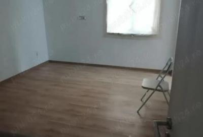 Casă cu 7 camere cu Teren 600 Mp în Central - 2