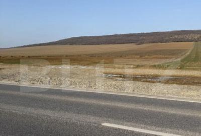 Teren intravilan, 5200 mp la DN 85, la ie?irea din Suceava - 1