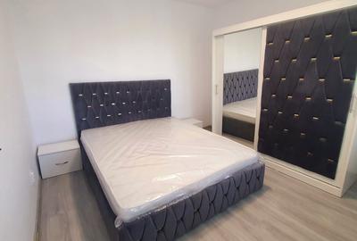 Apartament cu 3 camere decomandat în Podu Roș - 2