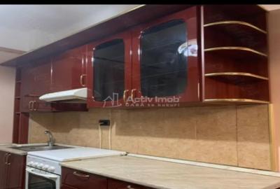 Apartament cu 3 camere semidecomandat în Central - 2