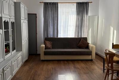 Casă cu 2 camere cu Teren 100 Mp în Central - 1