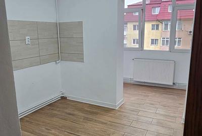 Apartament cu 3 camere decomandat în Nicolina - 4