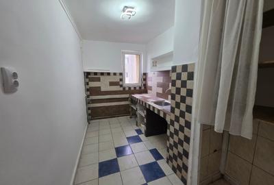 Sos Colentina intersectie Fundeni, bloc reabilitat, stradal, vedere spate, - 12