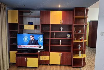 Apartament cu 4 camere decomandat în Central - 1