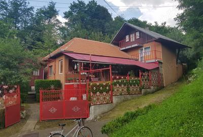 Casă cu 5 camere cu Teren 643 Mp în Poieni - 6