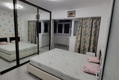 Apartament cu 2 camere decomandat în Micro 17