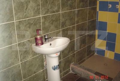 Casă cu 2 camere cu Teren 5600 Mp în Central - 10