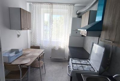 Apartament cu 2 camere semidecomandat, mobilat în Tomis Nord