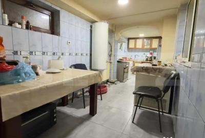 Casă cu 6 camere cu Teren 2800 Mp în Abator - 8