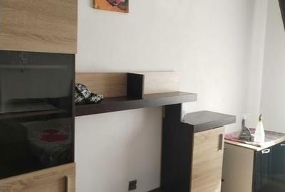 Garsonieră decomandată în Tractorul - 8