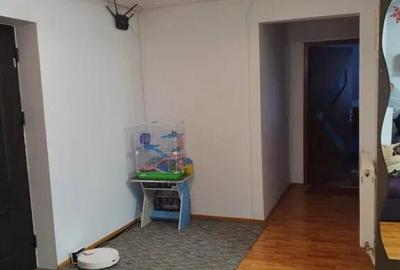 APARTAMENT 3 CAMERE,DECOMANDAT,TATARASI, BLOC 2010 - 8