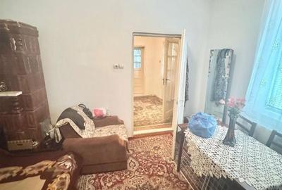 Casă cu 3 camere în Uiești - 4