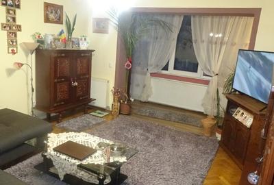 Apartament cu 3 camere decomandat în Scărișoara - 4