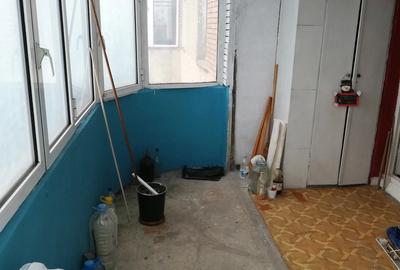 Apartament cu 3 camere decomandat în Far - 2