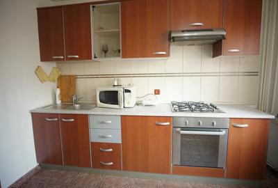Apartament cu 3 camere decomandat, mobilat în Nerva Traian - 17