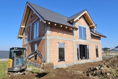 Vand casa la rosu, intabulata cu AC pana in 9/2027 - 1