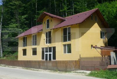 Oportunitate !!!! Cabana 360 mp, teren 840 mp, Moroeni - 2