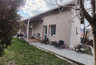 Casă cu 4 camere în Petros - 2
