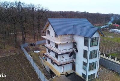 Casă cu Teren 2040 Mp în Central - 4