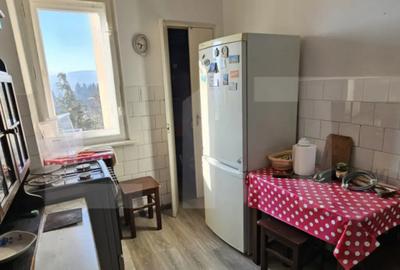 Apartament cu 4 camere semidecomandat în Simeria - 2
