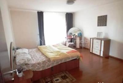 Casă cu 7 camere cu Teren 400 Mp în Domnești - 4