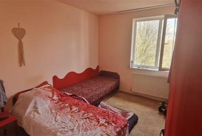 De vanzare apartament cu 3 camere, Mureseni - 4