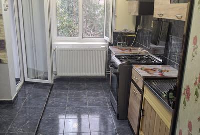 Militari - Orsova, decomandat, etaj 2/4, 76 mp., an c-tie 1989, centrala termica - 3