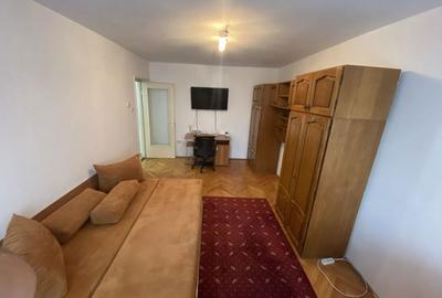 Garsonieră decomandată în Central - 8