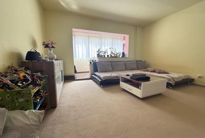 Apartament cu 3 camere semidecomandat, mobilat în Girocului - 1