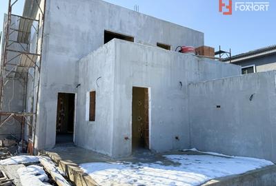 Duplex cu 3 camere si teren de 247 mp de vanzare in localitatea Sacalaz - 1