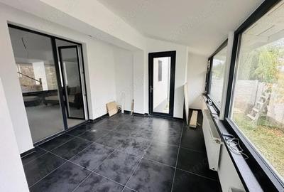 Casă cu 5 camere cu Teren 249 Mp în Roșu - 4