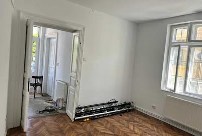 Casă individuală cu 6 camere cu Garaj în Capitale - 3