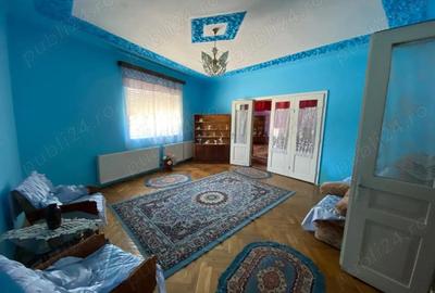 Casă cu 5 camere în Tărlungeni - 1