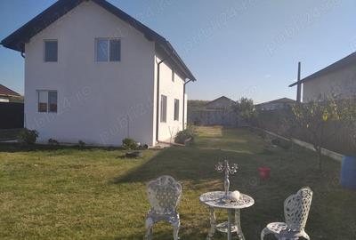 Casă cu 6 camere în Central - 1