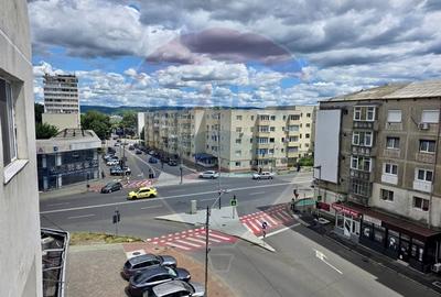 Apartament cu 3 camere decomandat de vanzare, zona Orizont - 12