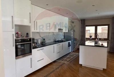 Casă cu 5 camere cu Teren 646 Mp în Ocna Șugatag - 16