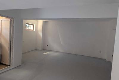 Spațiu comercial, de 130 mp, în Central - 8