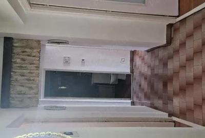 Apartament cu 3 camere decomandat în Pod - 1