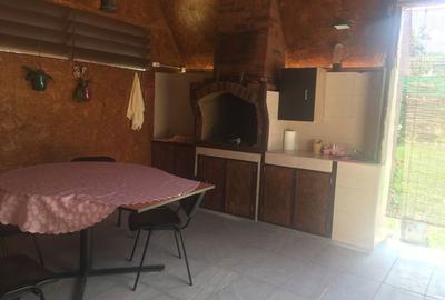 Casă cu 4 camere în Central - 1