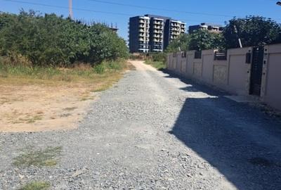 Teren pe Strada Gutuiului - 4