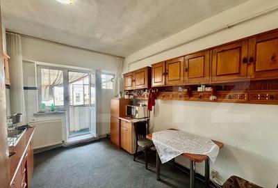 Apartament decomandat, 3 camere, 79mp, zona Pia?a Mare - 1