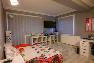 Casă individuală cu 11 camere cu Canalizare în Aninoasa - 22